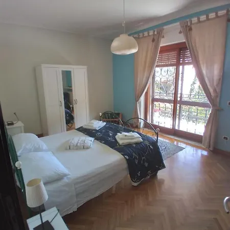 לינה וארוחת בוקר Casa Del Capitano נאפולי